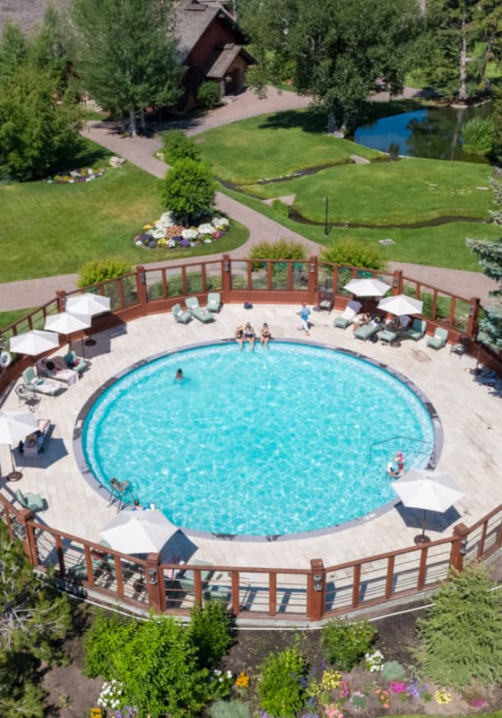 svr_innpool_swimming_aerial_summer_2018_morton_cooper_2